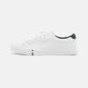 Pier One UNISEX - Sneakers Basse - White