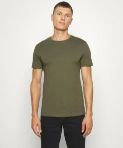 Pier One Uomo 7 PACK - T-shirt Basic - White/blue/green -Moda Perfetta dc4ab546fbce416e85a7cd5e3ce4c6b6