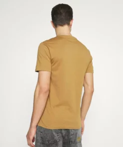 Pier One Uomo 5 PACK - T-shirt Basic - Brown/white/black 13 Pier One Uomo 5 PACK - T-shirt Basic - Brown/white/black -Moda Perfetta dd1b6118cc404f41be606bdf701426eb