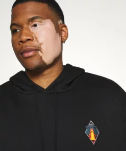 Pier One Uomo Felpa Con Cappuccio - Black 14 Pier One Uomo Felpa Con Cappuccio - Black -Moda Perfetta dd330c46d5334f3a82e9420353d81ba5