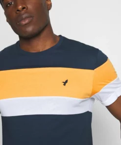 Pier One Uomo T-shirt Con Stampa - Dark Blue 13 Pier One Uomo T-shirt Con Stampa - Dark Blue -Moda Perfetta dfda5e771d014bb39456ac78ba073079