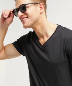 Pier One Uomo 2 PACK - T-shirt Basic - White/black 11 Pier One Uomo 2 PACK - T-shirt Basic - White/black -Moda Perfetta e073533816284d398e474fb2d3238a21