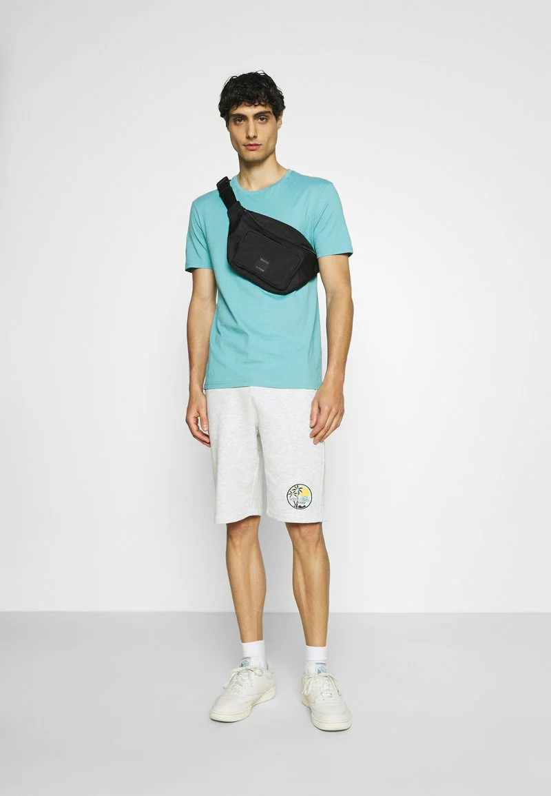 Pier One Uomo 2 PACK - T-shirt Basic - Light Blue/black 3 Pier One Uomo 2 PACK - T-shirt Basic - Light Blue/black