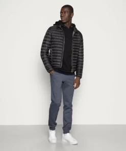 Pier One Uomo PLAIN SKATER HOODY - Felpa Con Cappuccio - Black -Moda Perfetta e290b6cacc70486aa1c61cf586508e18