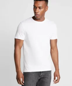 Pier One Uomo 3 PACK - T-shirt Basic - White 9 Pier One Uomo 3 PACK - T-shirt Basic - White -Moda Perfetta e50b2210dfa14aeebbb37ff387ca1259