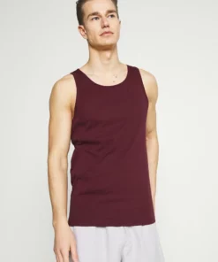 Pier One Uomo 3 PACK - Maglietta Intima - Dark Blue/bordeaux/off-white 13 Pier One Uomo 3 PACK - Maglietta Intima - Dark Blue/bordeaux/off-white -Moda Perfetta e5c0c269801440abb1025cc34256b4eb