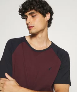 Pier One Uomo 2 PACK - T-shirt Basic - White/dark Grey 14 Pier One Uomo 2 PACK - T-shirt Basic - White/dark Grey -Moda Perfetta e69ca07767334beab49338c5166f6818