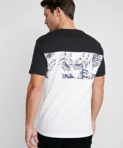 Pier One Uomo T-shirt Con Stampa - White/black 10 Pier One Uomo T-shirt Con Stampa - White/black -Moda Perfetta e6b23b555a704c4eb8dff6092bdea0c8