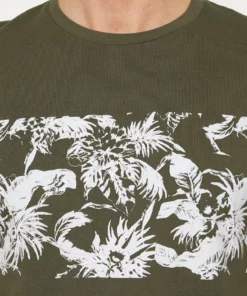 Pier One Uomo T-shirt Con Stampa - Oliv 11 Pier One Uomo T-shirt Con Stampa - Oliv -Moda Perfetta e6c0de5c0a54450e9383cee4393723a0