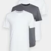 Pier One Uomo 3 PACK - T-shirt Basic - White/dark Grey 2 Pier One Uomo 3 PACK - T-shirt Basic - White/dark Grey -Moda Perfetta e744a25b2abd44b0ad758990ed44df0f