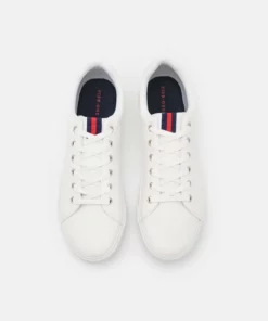 Pier One UNISEX - Sneakers Basse - White 11 Pier One UNISEX - Sneakers Basse - White -Moda Perfetta e75b85acaef4415d98c94648a428c798