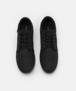 Pier One Uomo Sneakers Basse - Black 11 Pier One Uomo Sneakers Basse - Black -Moda Perfetta e7a145b7fc054a0c9f75bd2cdb83b154