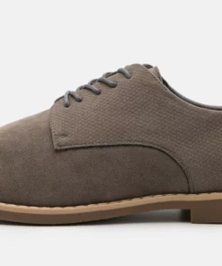 Pier One Uomo Stringate - Grey 13 Pier One Uomo Stringate - Grey -Moda Perfetta e7cc4dd12d694b1486a1af832c9d098a