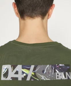 Pier One Uomo T-shirt Con Stampa - Green 13 Pier One Uomo T-shirt Con Stampa - Green -Moda Perfetta e8f55a72dd1c4278a36b7f466095bd21