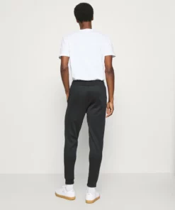 Pier One Uomo Pantaloni Sportivi - Black -Moda Perfetta eaa5ac7ec9c64a82a0c1e17fc11c4555