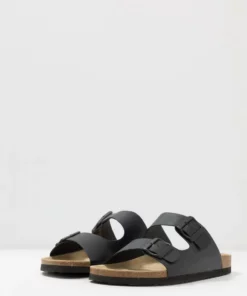 Pier One Uomo UNISEX - Pantofole - Black 15 Pier One Uomo UNISEX - Pantofole - Black -Moda Perfetta ead9fdd8e14d4eeca9fb3b345125d116