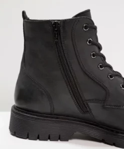 Pier One Uomo Stivaletti Stringati - Black 13 Pier One Uomo Stivaletti Stringati - Black -Moda Perfetta eba7072307ab4e04b15c7193b039ae2d