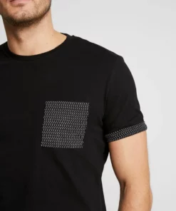 Pier One Uomo T-shirt Con Stampa - Black 13 Pier One Uomo T-shirt Con Stampa - Black -Moda Perfetta ec95e7de8cb04a7f8aacee2862961d41