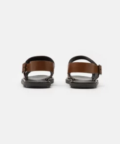 Pier One Uomo UNISEX - Sandali - Cognac 15 Pier One Uomo UNISEX - Sandali - Cognac -Moda Perfetta ed3d519e48174b4c9467bf5c1040dcab