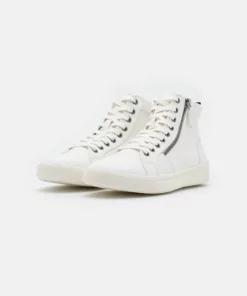 Pier One Uomo Sneakers Alte - White 9 Pier One Uomo Sneakers Alte - White -Moda Perfetta f0a0b3f156184f3b9b54099f6b2065c3