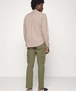 Pier One Uomo Pantaloni Cargo - Olive 13 Pier One Uomo Pantaloni Cargo - Olive -Moda Perfetta f22b9d0d58154d29a7997e41bd409431