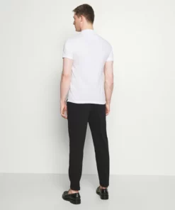 Pier One Uomo 2 PACK - Polo - Dark Blue/white 15 Pier One Uomo 2 PACK - Polo - Dark Blue/white -Moda Perfetta f3396d7d40824af88a8c282f49e7f0e9