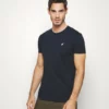 Pier One Uomo T-shirt Basic - Dark Blue 1 Pier One Uomo T-shirt Basic - Dark Blue -Moda Perfetta f80d03b1f02b4e2697c075fd91348aee
