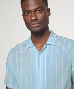 Pier One Uomo Camicia - Light Blue 11 Pier One Uomo Camicia - Light Blue -Moda Perfetta f85ba17453784eb9a7e6c0c82bd48dc5