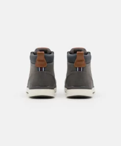 Pier One Uomo Sneakers Alte - Grey 10 Pier One Uomo Sneakers Alte - Grey -Moda Perfetta f8e6b3c8e74e40a1a0bf565728346dff