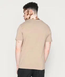Pier One Uomo T-shirt Con Stampa - Light Brown 9 Pier One Uomo T-shirt Con Stampa - Light Brown -Moda Perfetta f9c3a6bbb4434753a1956ac69f139f70