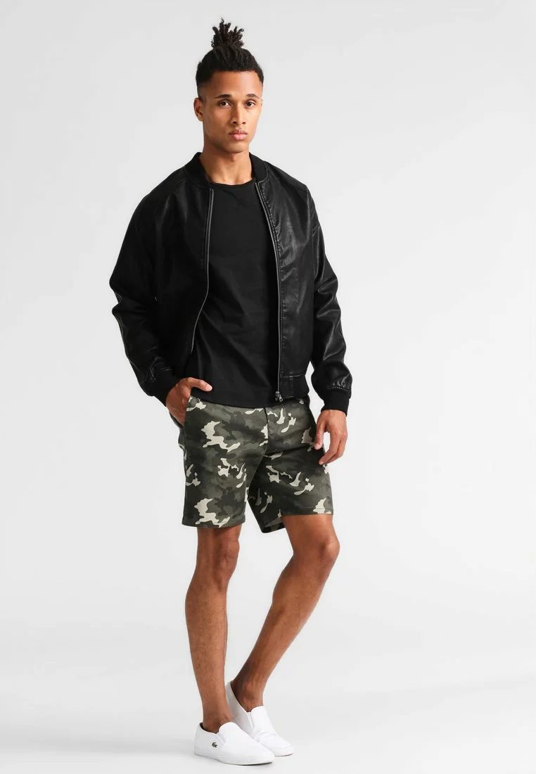 Pier One Uomo T-shirt Basic - Black 4 Pier One Uomo T-shirt Basic - Black - immagine 2