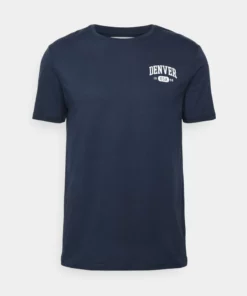 Pier One Uomo GRAPHIC T-SHIRT - T-shirt Con Stampa - Dark Blue 19 Pier One Uomo GRAPHIC T-SHIRT - T-shirt Con Stampa - Dark Blue -Moda Perfetta fdf7e56d1595414c95cc35d8899a0869