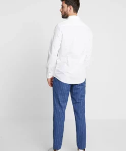 Pier One Uomo 2 PACK - Camicia Elegante - White 10 Pier One Uomo 2 PACK - Camicia Elegante - White -Moda Perfetta fe3882eaf28b48838ea76cbb4b0ad904