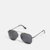 Pier One Uomo Occhiali Da Sole - Gunmetal -Moda Perfetta fe99e9951f224b58b2d781bb2422a24f